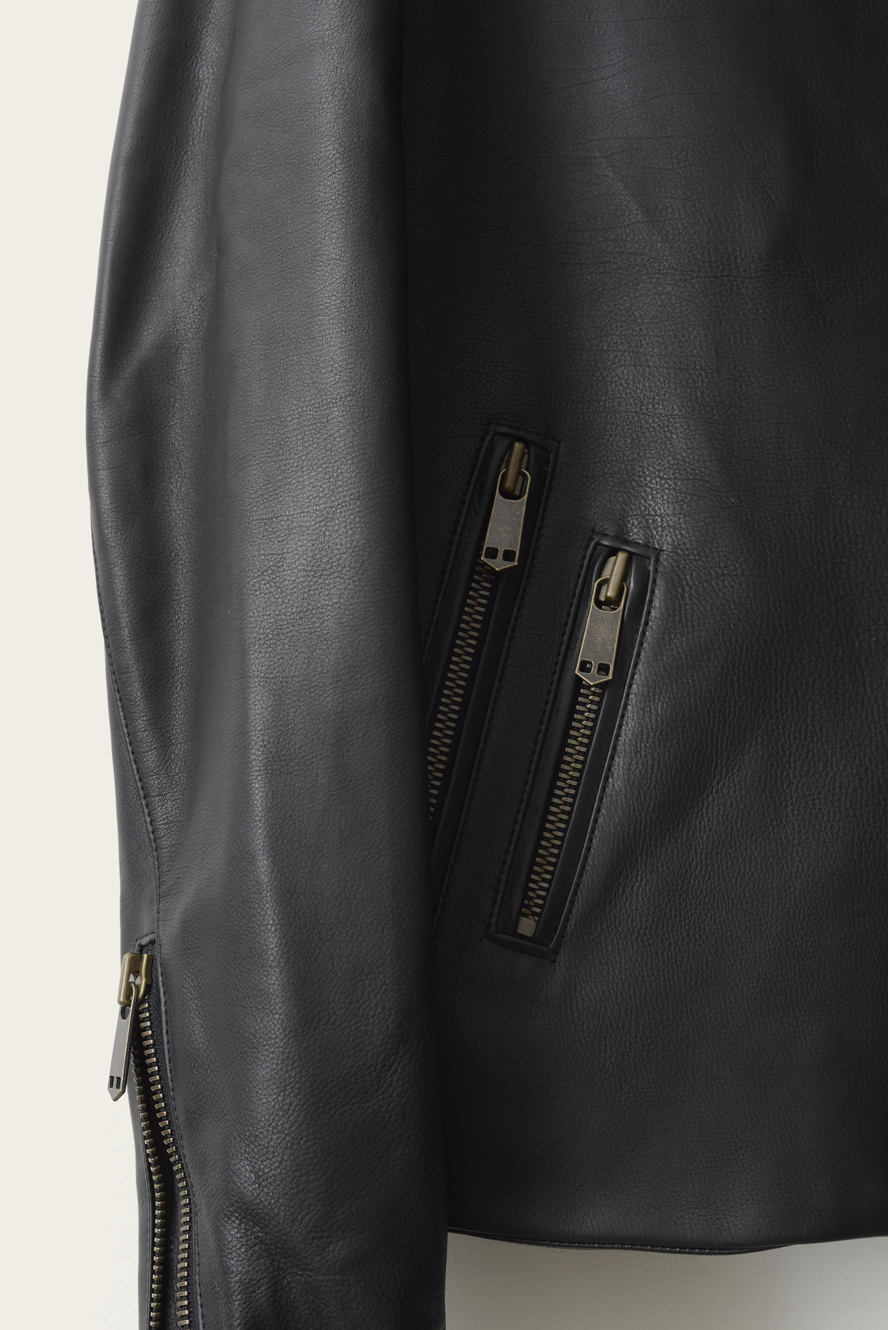 double zipper on custom men leather jacket in black by atelier savas in nashville tennessee