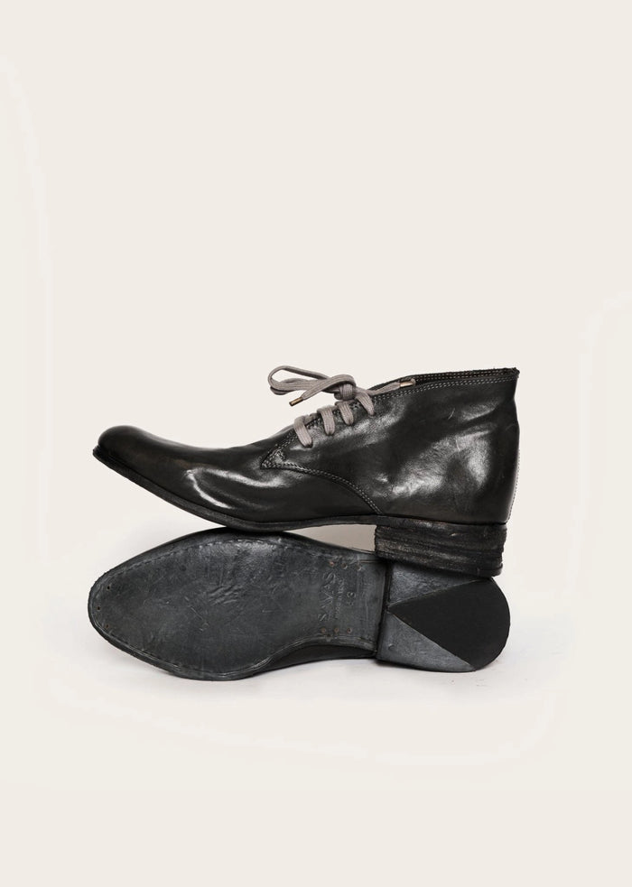 italian-made mens dress shoe in black leather by luxury designer atelier savas in nashville tennessee