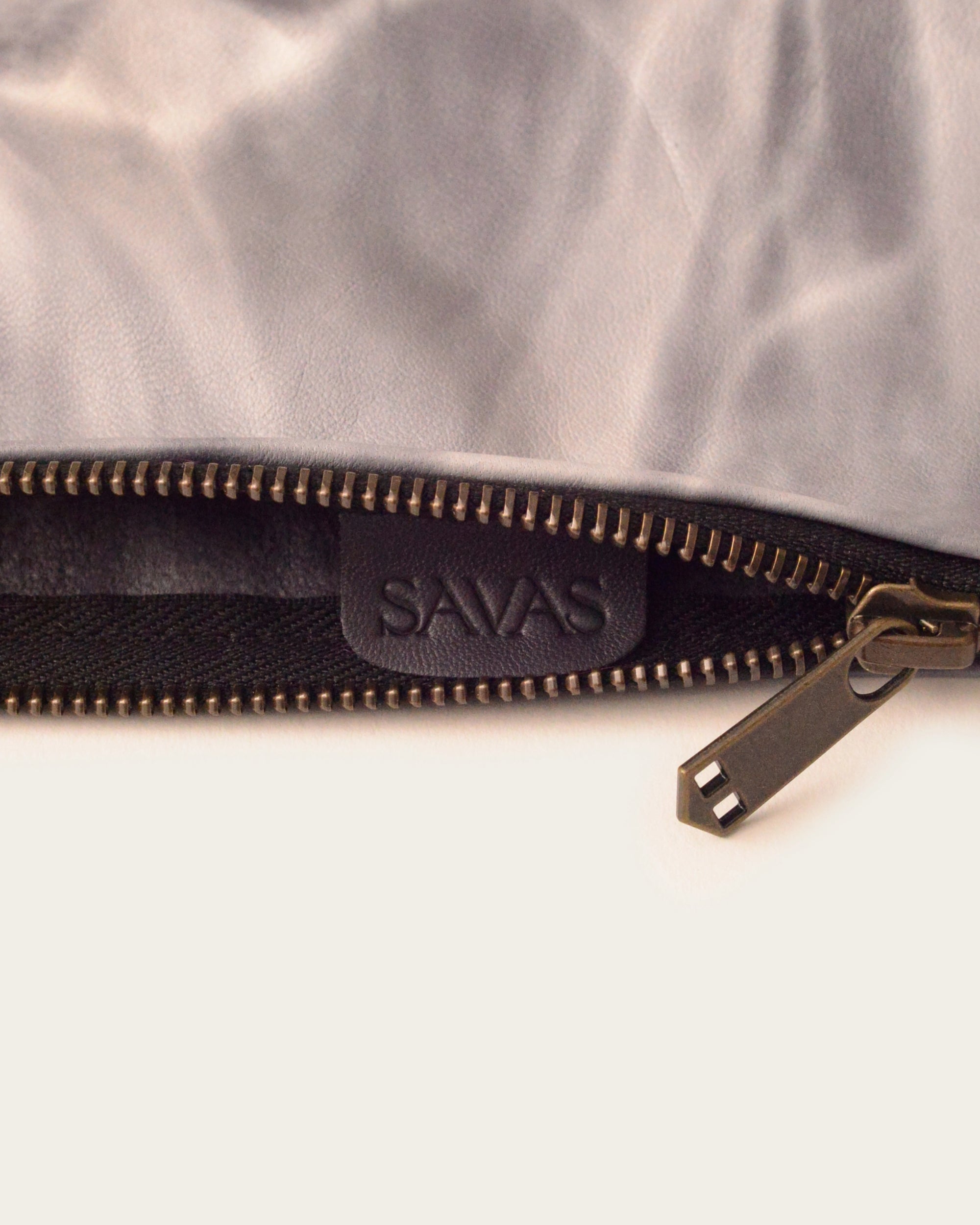 handmade leather bag for men and women by luxury brand in nashville tennessee