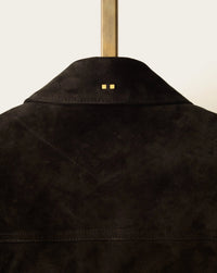 detail shot of collar on everyday mens black suede workshirt with custom metal snaps by savas in nashville tennessee