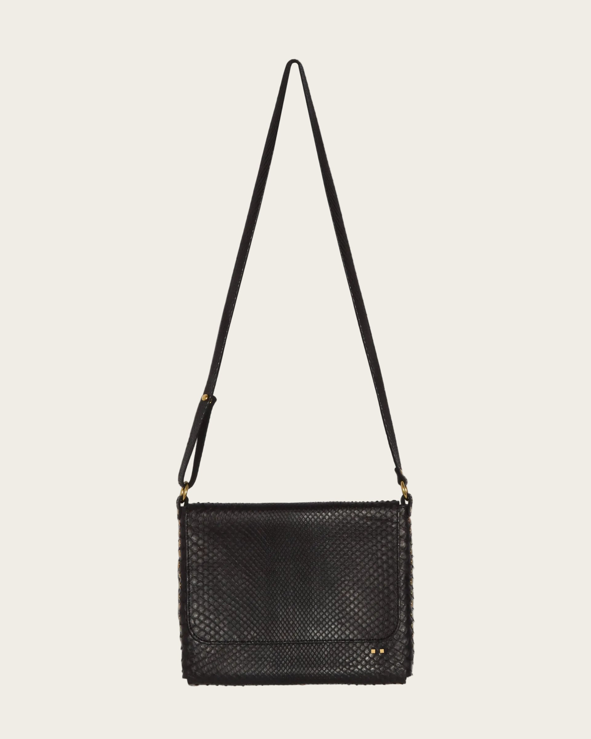 The Clou Bag: Black Python