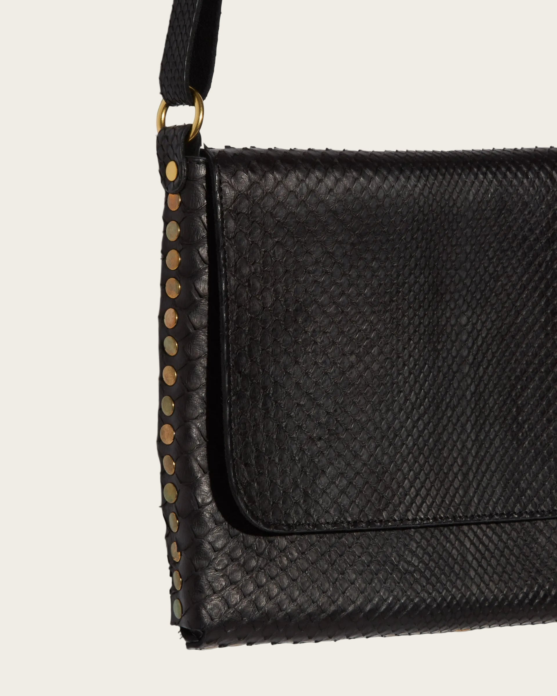 The Clou Bag: Black Python